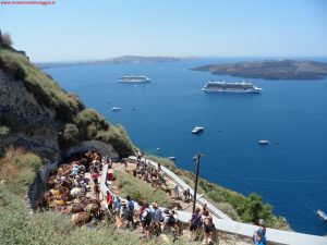 Itinerario di 15 giorni per scoprire il Mar Mediterraneo Orientale: Santorini