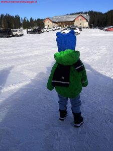 Innamorati in viaggio, montagna inverno bambini veneto, 1